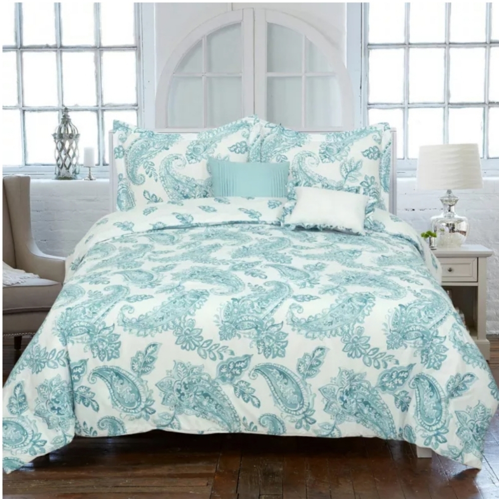 Royale Linens Aruba Paisley, Ultra-Soft and Breathable, 5-Piece Queen Comforter